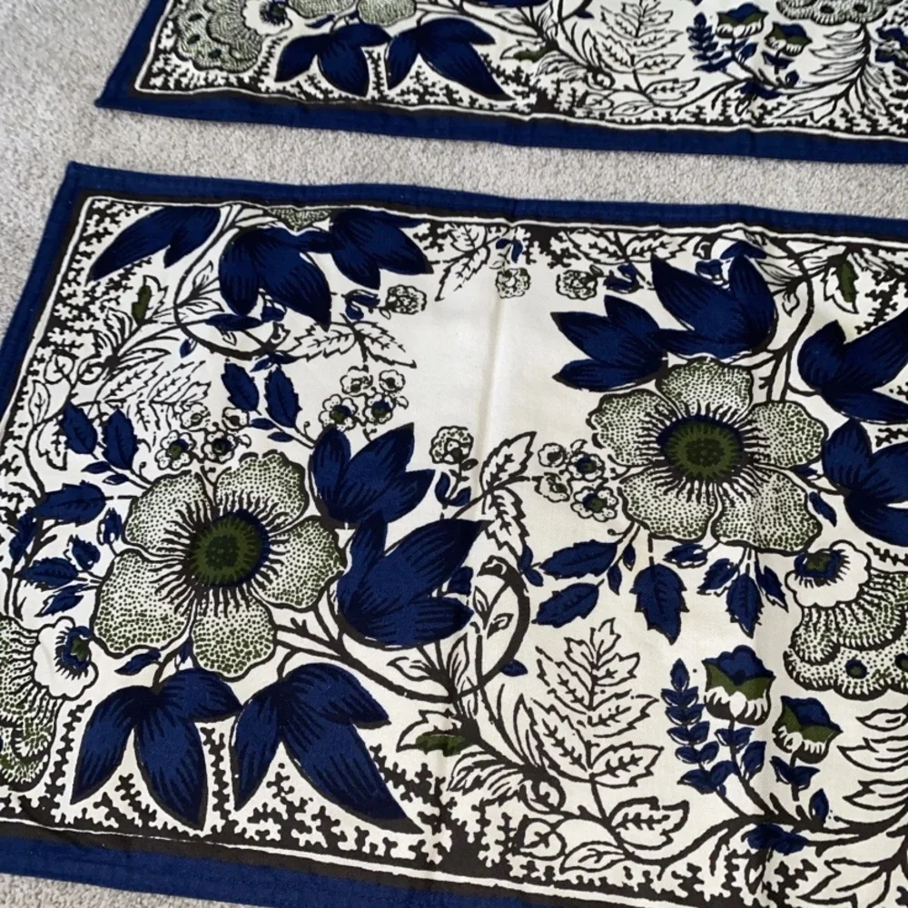 Williams Sonoma Navy Blue‎ Cream Floral Placemats Set (2)